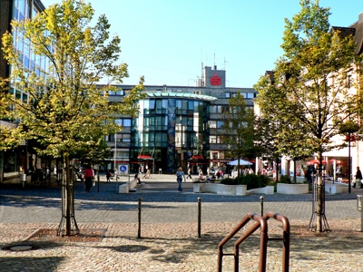 Lindenplatz Blick auf Sparkassengebude